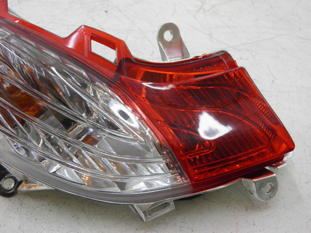 photo de RIGHT TAIL LIGHT HONDA FES S-WING SWING ABS 125 (2007 - 2015)