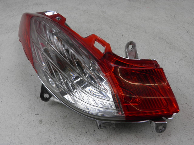 photo de RIGHT TAIL LIGHT HONDA FES S-WING SWING ABS 125 (2007 - 2015)