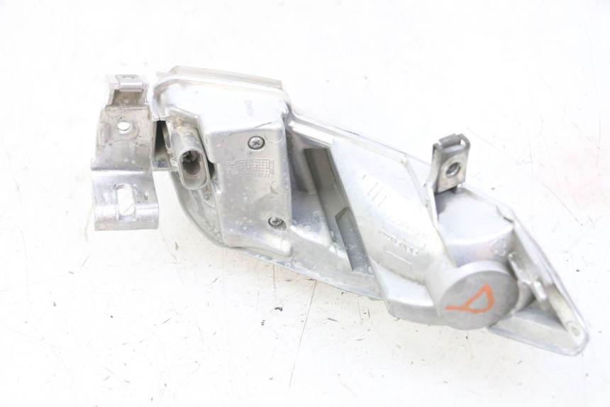 photo de RIGHT TAIL LIGHT PIAGGIO IE MP3 YOURBAN 300 (2011 - 2016)