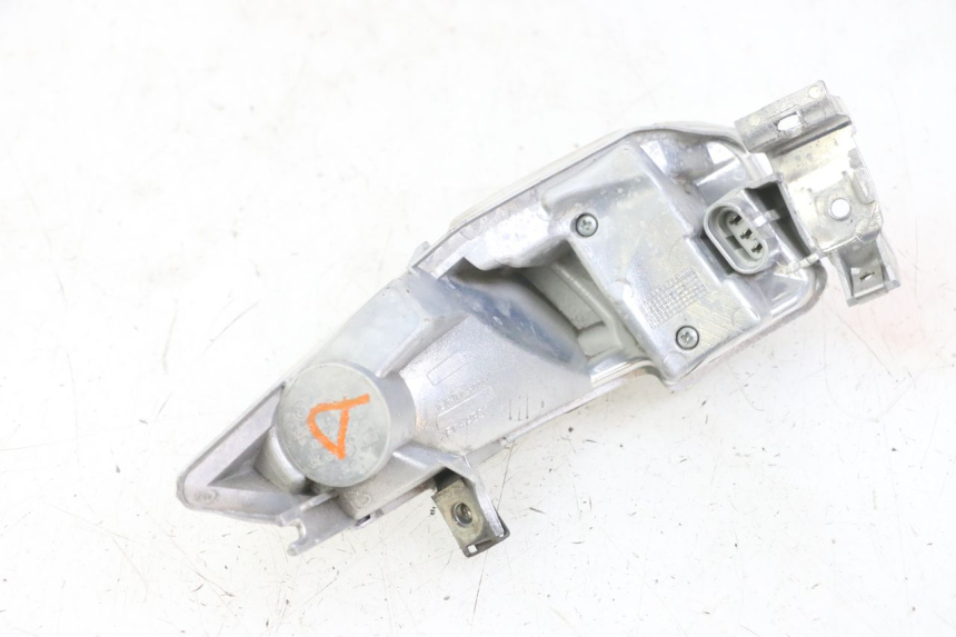 photo de RIGHT TAIL LIGHT PIAGGIO IE MP3 YOURBAN 300 (2011 - 2016)