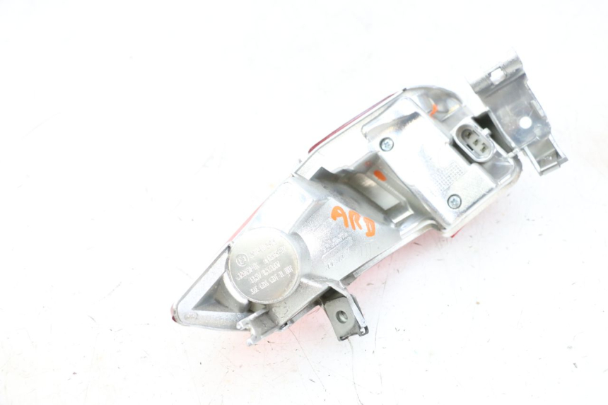 photo de RIGHT TAIL LIGHT PIAGGIO MP3 HPE 300 (2019 - 2026) - Fixing points details