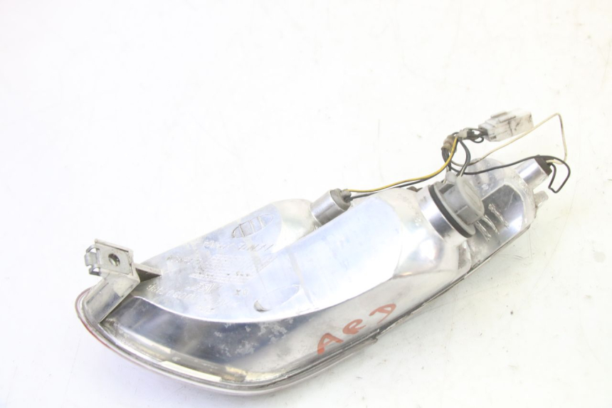 photo de RIGHT TAIL LIGHT PIAGGIO MP3 125 (2006 - 2014)