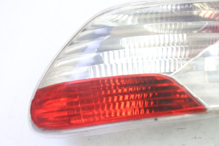 photo de RIGHT TAIL LIGHT PIAGGIO MP3 125 (2006 - 2014)