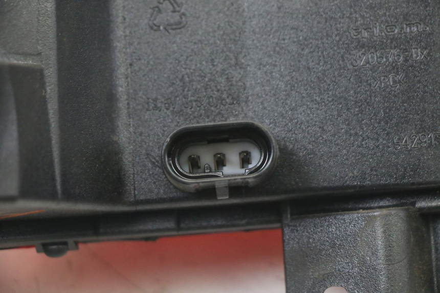 photo de RIGHT REAR LIGHT PIAGGIO MP3 500 (2014 - 2016)