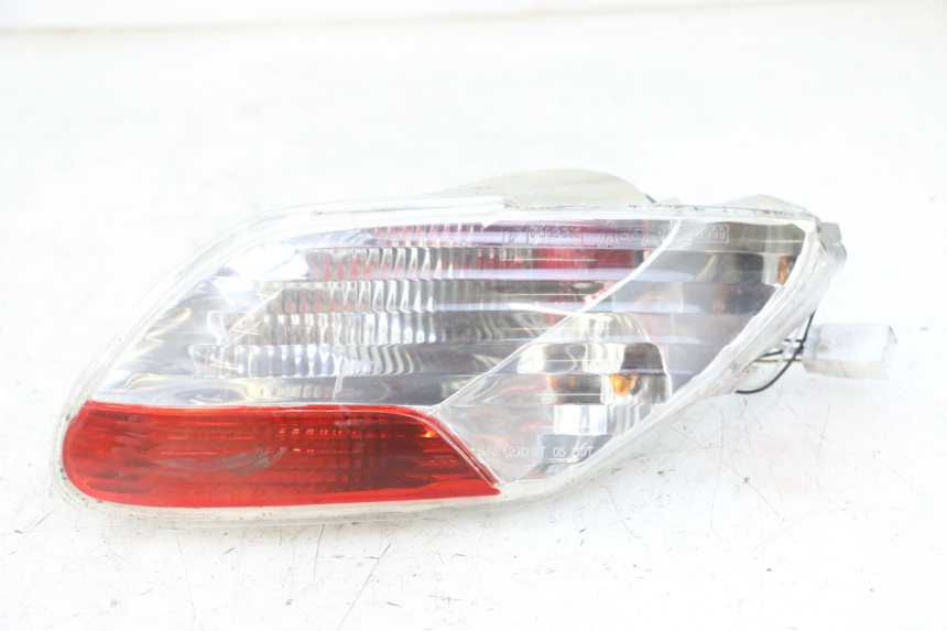 photo de RIGHT TAIL LIGHT PIAGGIO MP3 125 (2006 - 2014)