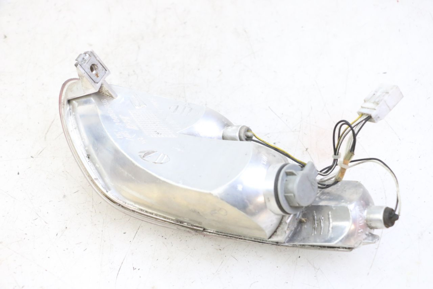 photo de RIGHT TAIL LIGHT PIAGGIO MP3 125 (2006 - 2014)