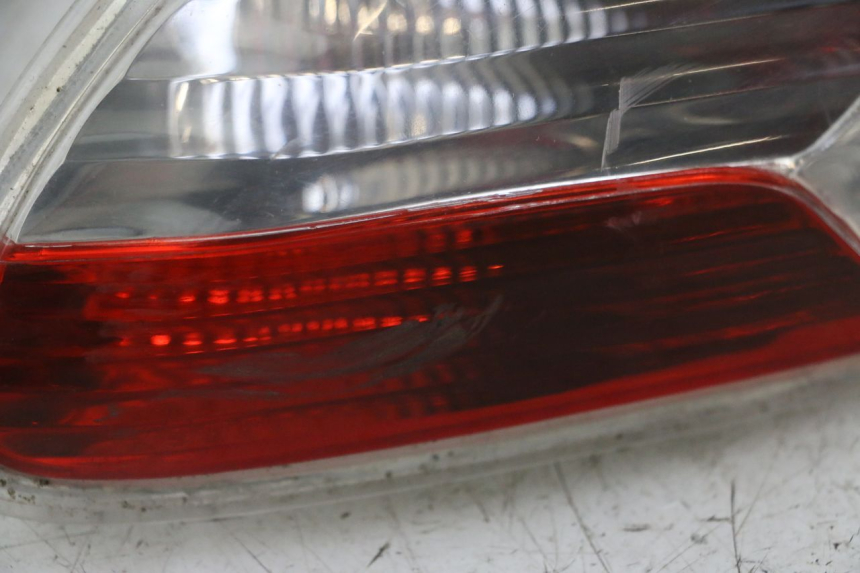 photo de RIGHT TAIL LIGHT PIAGGIO MP3 125 (2006 - 2014)