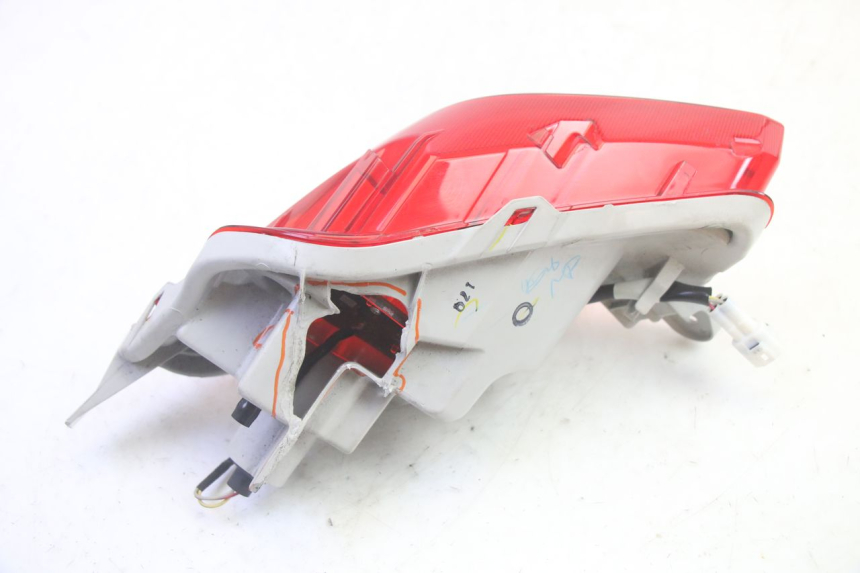 photo de RIGHT TAIL LIGHT YAMAHA TRICITY 300 (2020 - 2024) - Technical close-up