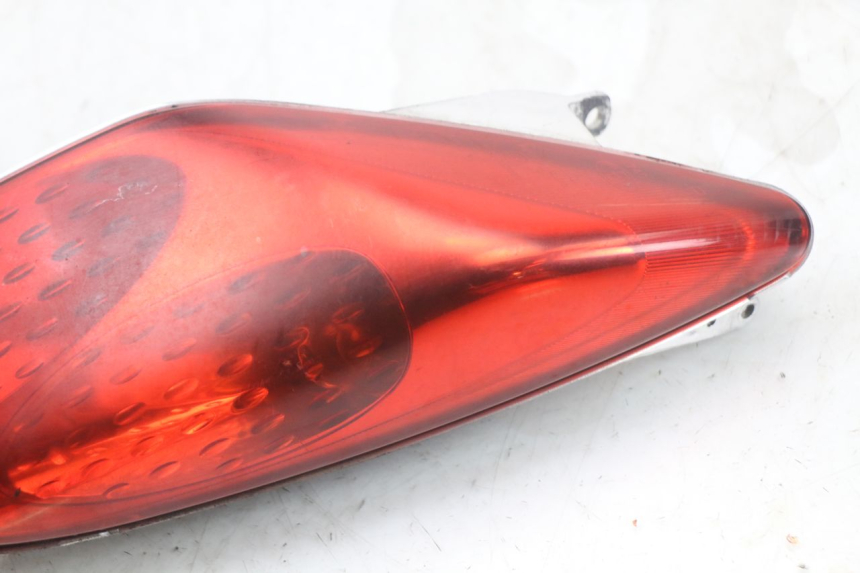 photo de RIGHT REAR LIGHT YAMAHA XMAX X-MAX 125 (2006 - 2009) - Zoom on usage condition