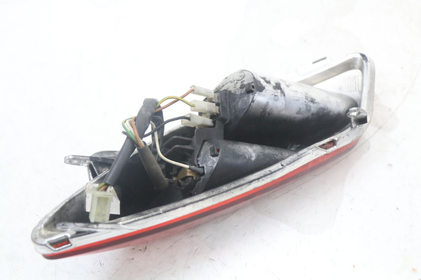 photo de RIGHT REAR LIGHT YAMAHA XMAX X-MAX 125 (2006 - 2009) - Surface and material condition