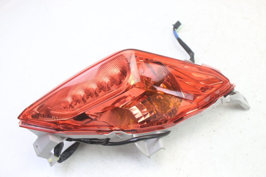 photo de RIGHT TAIL LIGHT YAMAHA XMAX X-MAX 125 (2021 - 2025)