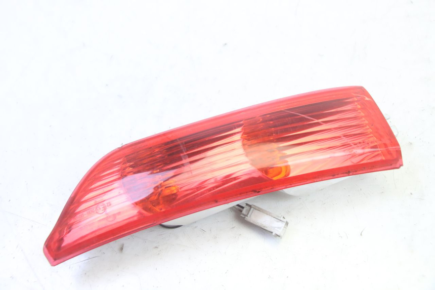 photo de RIGHT TAIL LIGHT PIAGGIO XEVO - X EVO 125 (2007 - 2016) - Zoom on usage condition