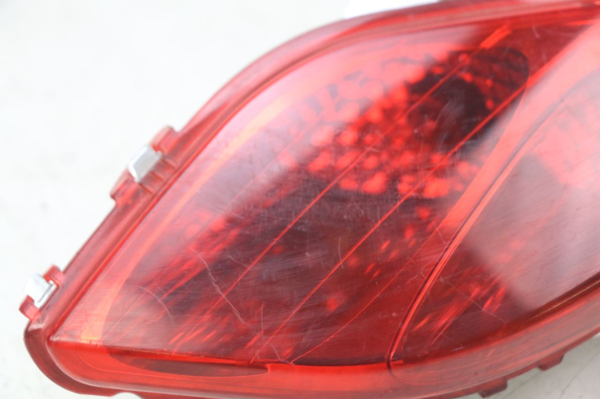 photo de RIGHT REAR LIGHT YAMAHA X-MAX XMAX 125 (2010 - 2014)