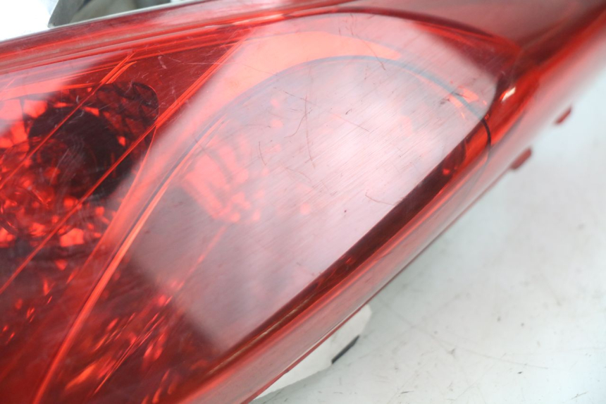 photo de RIGHT REAR LIGHT YAMAHA X-MAX XMAX 125 (2010 - 2014)