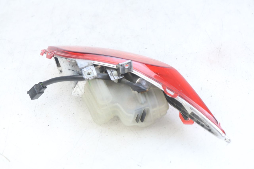 photo de RIGHT REAR LIGHT YAMAHA X-MAX XMAX 125 (2010 - 2014)