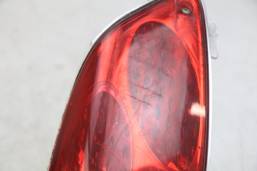 photo de RIGHT REAR LIGHT YAMAHA XMAX X-MAX 125 (2006 - 2009)