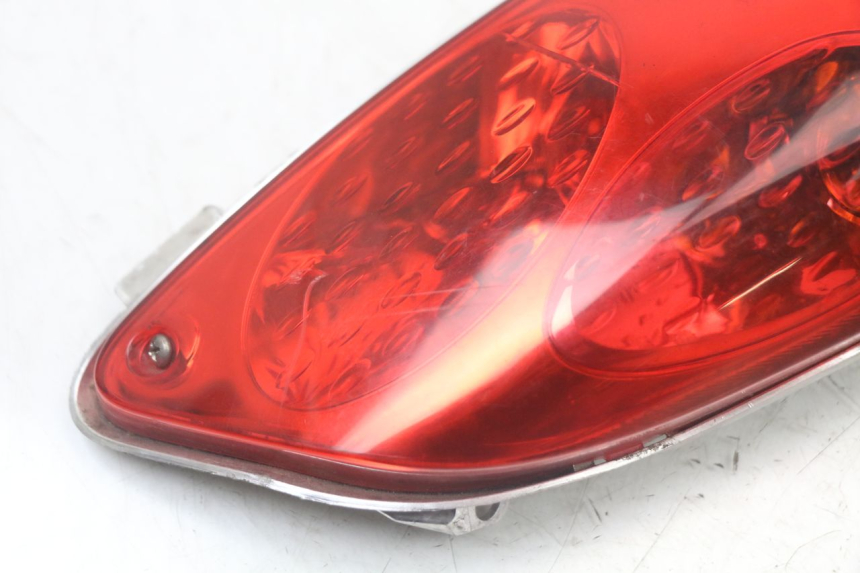 photo de RIGHT REAR LIGHT YAMAHA XMAX X-MAX 125 (2006 - 2009)