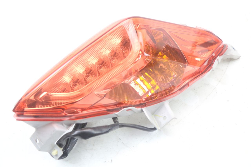 photo de RIGHT REAR LIGHT YAMAHA XMAX X-MAX ABS 125 (2017 - 2020)