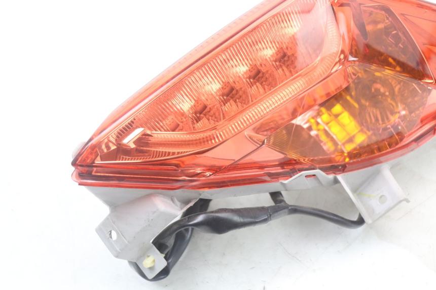 photo de RIGHT REAR LIGHT YAMAHA XMAX X-MAX ABS 125 (2017 - 2020)