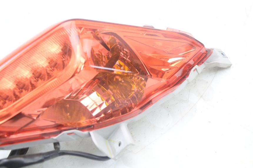 photo de RIGHT REAR LIGHT YAMAHA XMAX X-MAX ABS 125 (2017 - 2020)