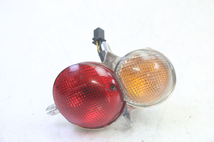 photo de RIGHT TAIL LIGHT YAMAHA YP MAJESTY 125 (2002 - 2006) - Main view