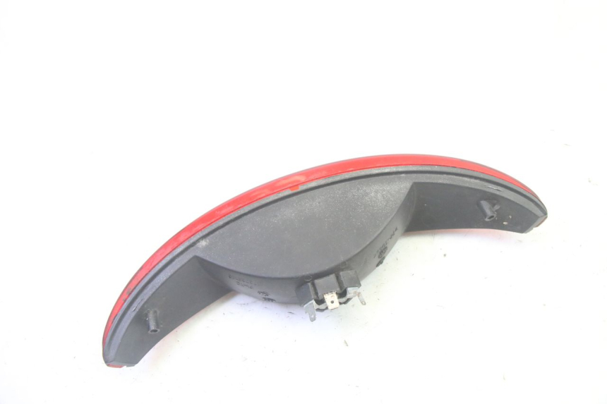 photo de REAR LIGHT PEUGEOT ELYSEO 125 (1999 - 2004) - Zoom on usage condition