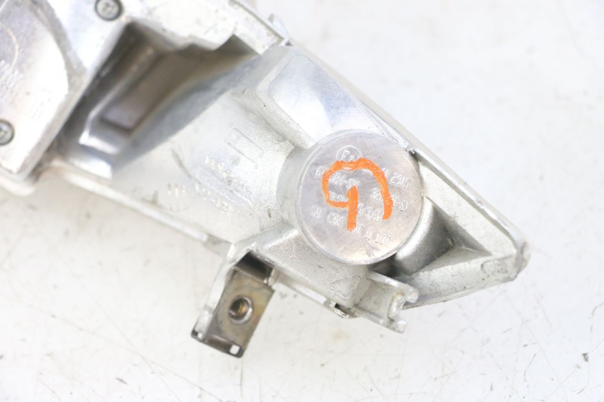 photo de LEFT TAIL LIGHT PIAGGIO IE MP3 YOURBAN 300 (2011 - 2016)