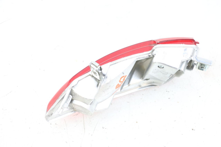 photo de LEFT TAIL LIGHT PIAGGIO MP3 HPE 300 (2019 - 2026) - Technical close-up