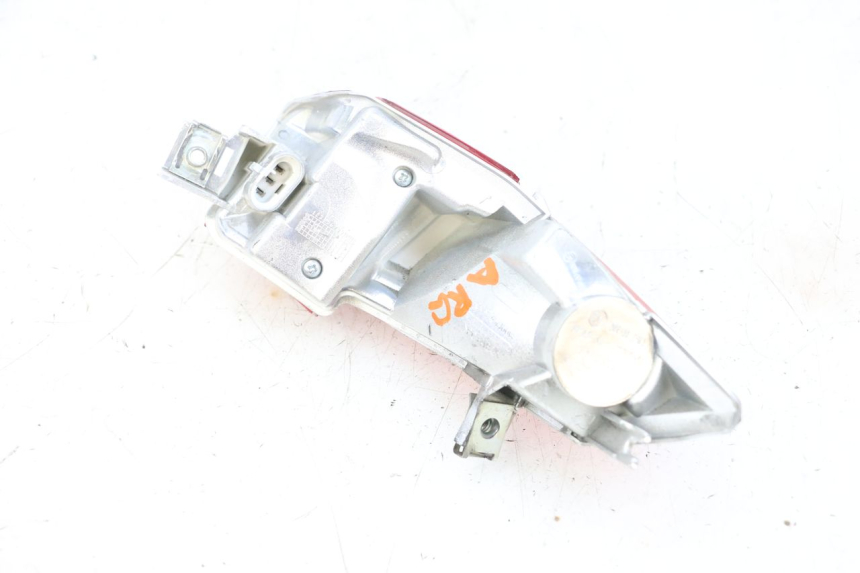 photo de LEFT TAIL LIGHT PIAGGIO MP3 HPE 300 (2019 - 2026) - Fixing points details