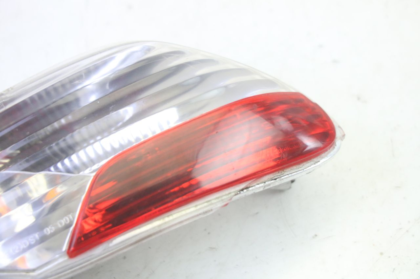 photo de LEFT REAR LIGHT PIAGGIO MP3 LT 400 (2007 - 2012) - Zoom on usage condition