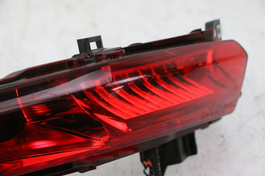 photo de LEFT TAIL LIGHT PIAGGIO MP3 500 (2014 - 2016)