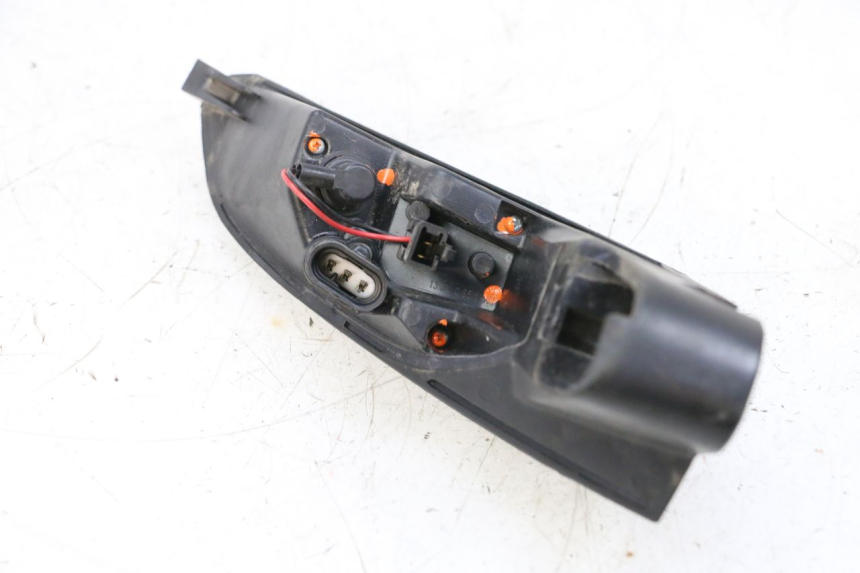 photo de LEFT TAIL LIGHT PEUGEOT SATELIS 125 (2013 - 2018) - Technical close-up