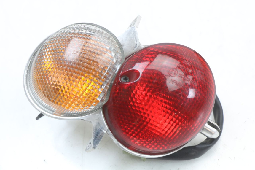 photo de LEFT TAIL LIGHT YAMAHA YP MAJESTY 125 (2002 - 2006)