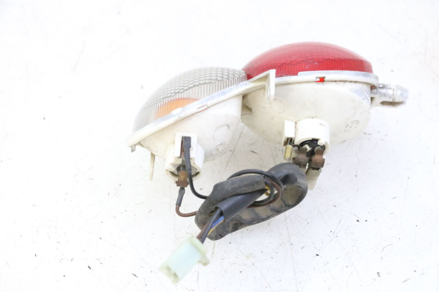 photo de LEFT TAIL LIGHT YAMAHA YP MAJESTY 125 (2002 - 2006)