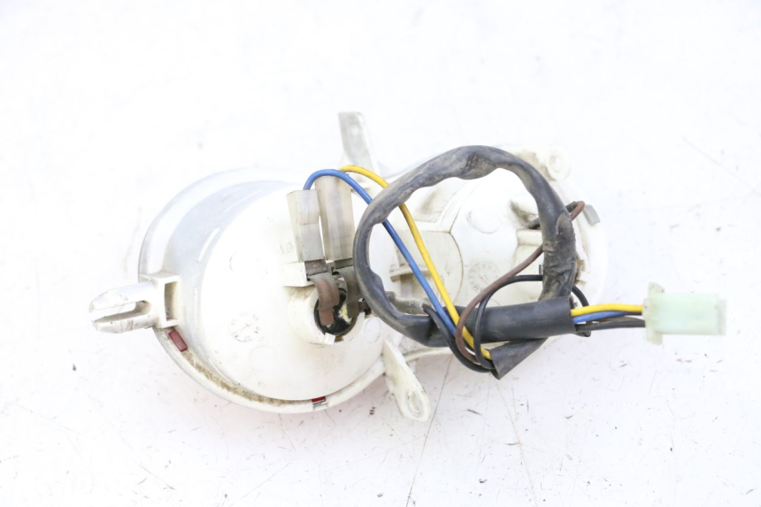 photo de LEFT TAIL LIGHT YAMAHA YP MAJESTY 125 (2002 - 2006)