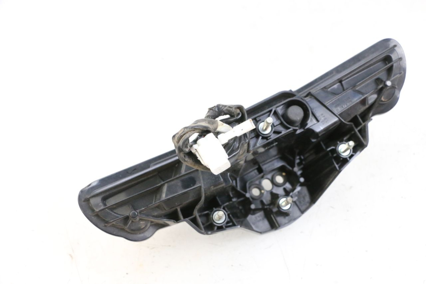 photo de TAIL LIGHT YAMAHA NEO'S CORE 1 (2022 - 2026) - Fixing points details