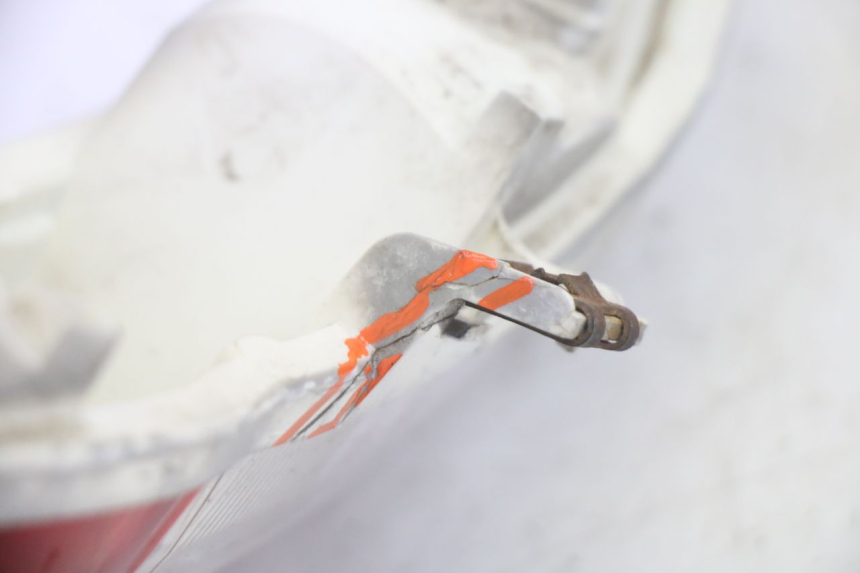 photo de REAR LIGHT YAMAHA NEOS NEO'S 4T 50 (2008 - 2016) - Fixing points details