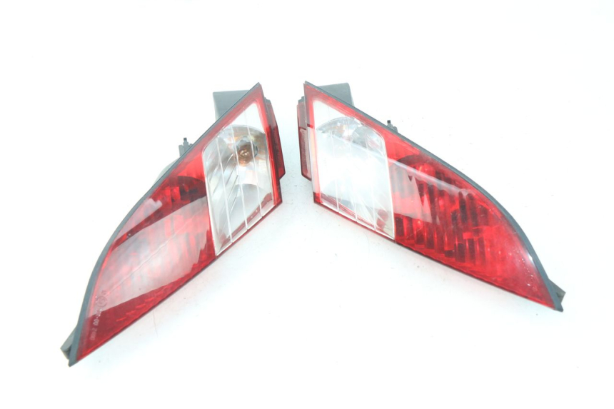 photo de REAR LIGHT PEUGEOT SATELIS 125 (2006 - 2009)