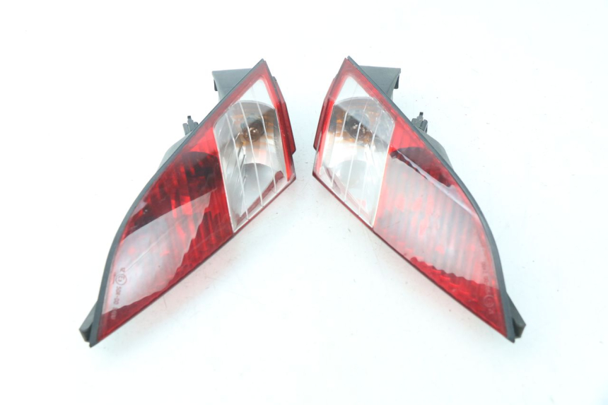 photo de REAR LIGHT PEUGEOT SATELIS 125 (2006 - 2009)