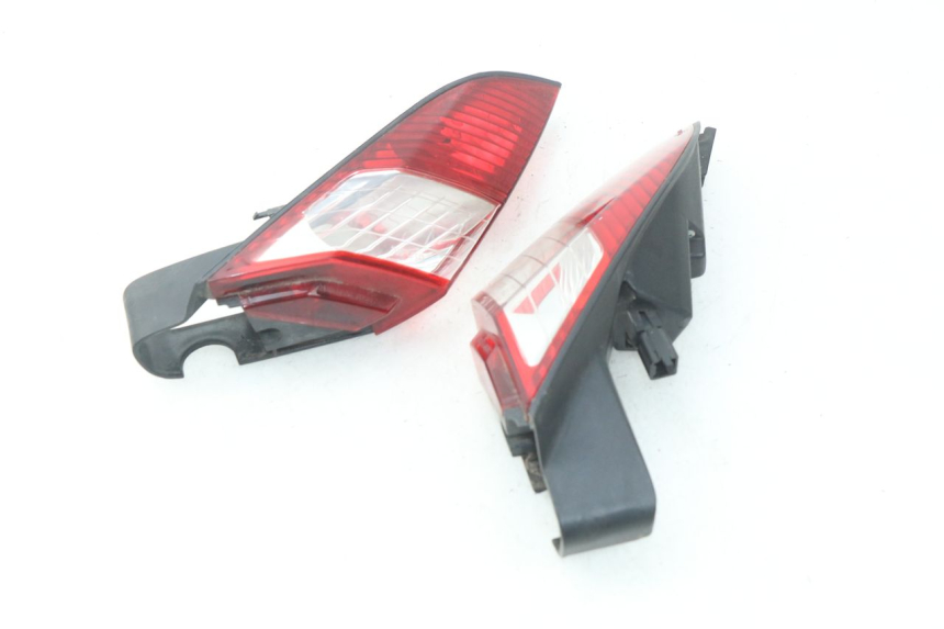 photo de REAR LIGHT PEUGEOT SATELIS 125 (2006 - 2009)