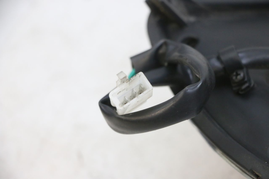 photo de TAIL LIGHT EFUN PUSA 1 - Fixing points details