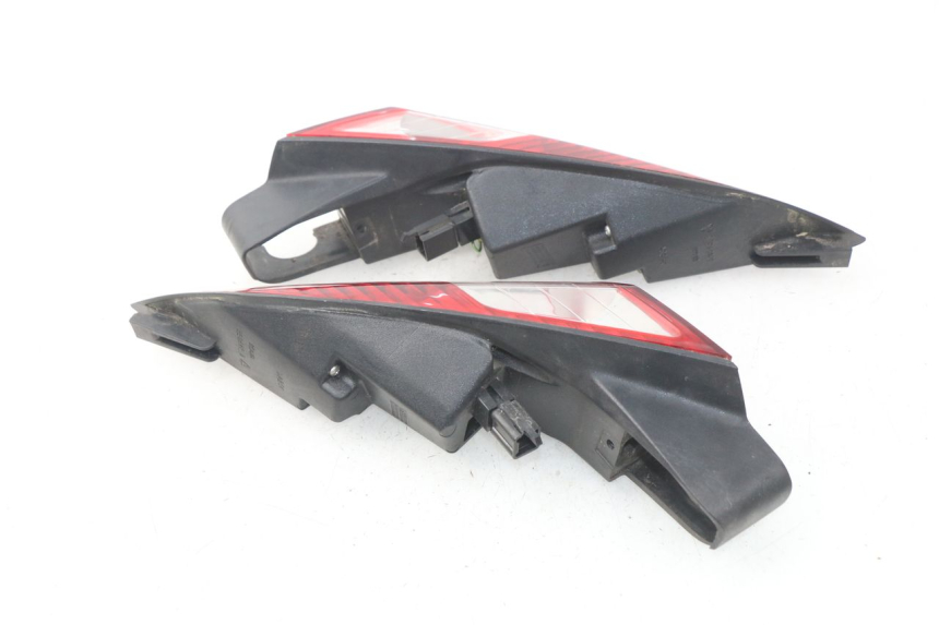 photo de REAR LIGHT PEUGEOT SATELIS 125 (2006 - 2009) - Product overview