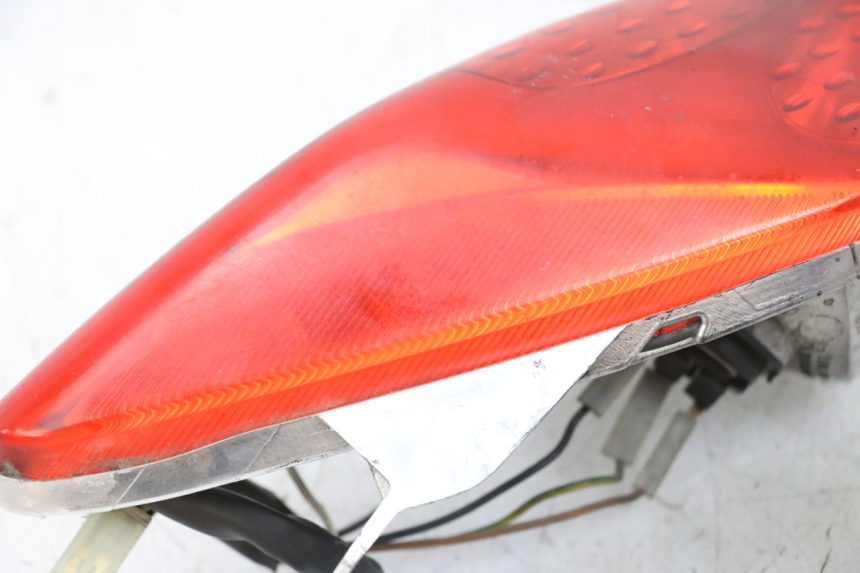 photo de REAR LIGHT YAMAHA XMAX X-MAX 125 (2006 - 2009) - Detailed visual inspection