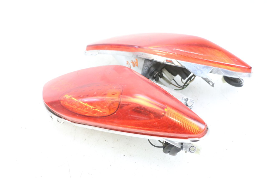photo de REAR LIGHT YAMAHA XMAX X-MAX 125 (2006 - 2009) - Alternative angle