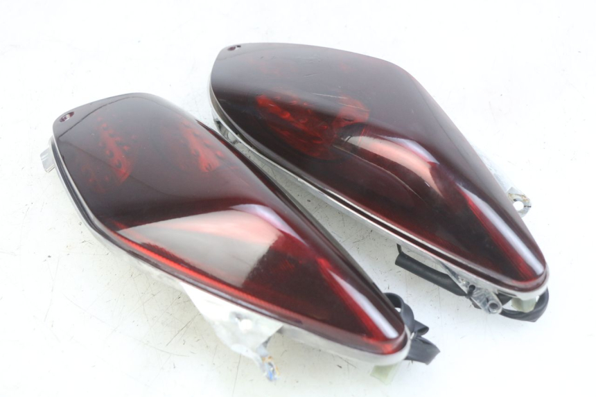 photo de REAR LIGHT YAMAHA XMAX X-MAX 125 (2006 - 2009)