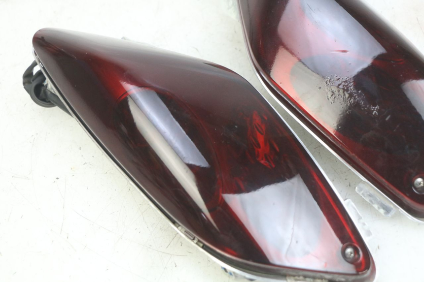 photo de REAR LIGHT YAMAHA XMAX X-MAX 125 (2006 - 2009)