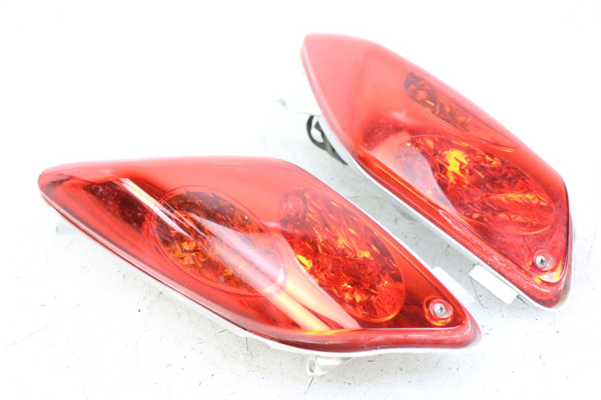 photo de REAR LIGHT YAMAHA XMAX X-MAX 125 (2006 - 2009)