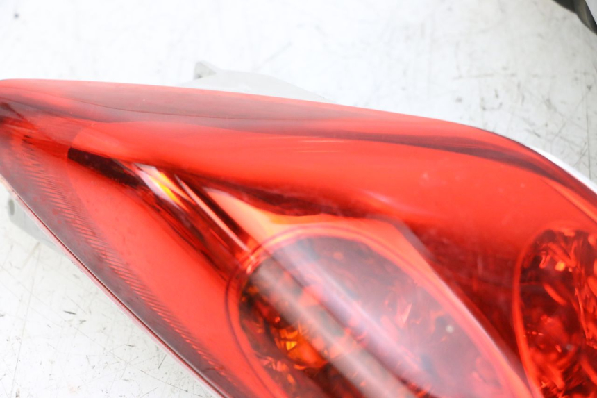 photo de REAR LIGHT YAMAHA XMAX X-MAX 125 (2006 - 2009)