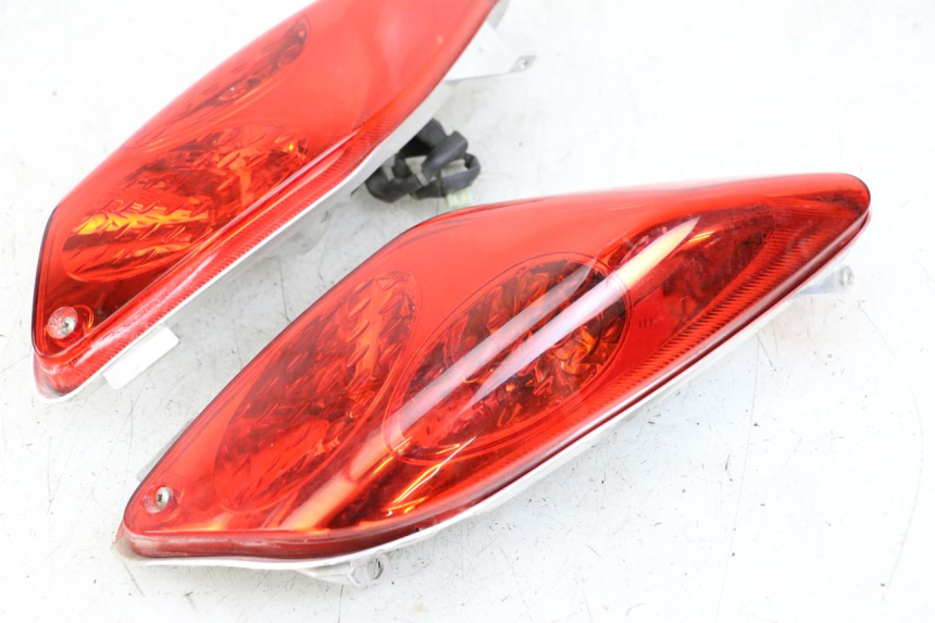 photo de REAR LIGHT YAMAHA XMAX X-MAX 125 (2006 - 2009)