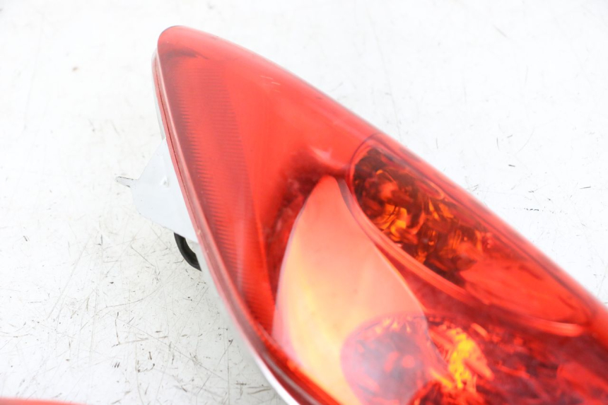 photo de REAR LIGHT YAMAHA XMAX X-MAX 125 (2006 - 2009)